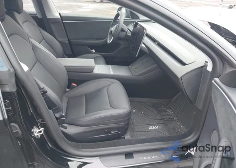 2024 Tesla Model 3 Long Range Dual Motor All-Wheel Drive z USA, uszkodzony, nr VIN 5YJ3E1EB9RF826102